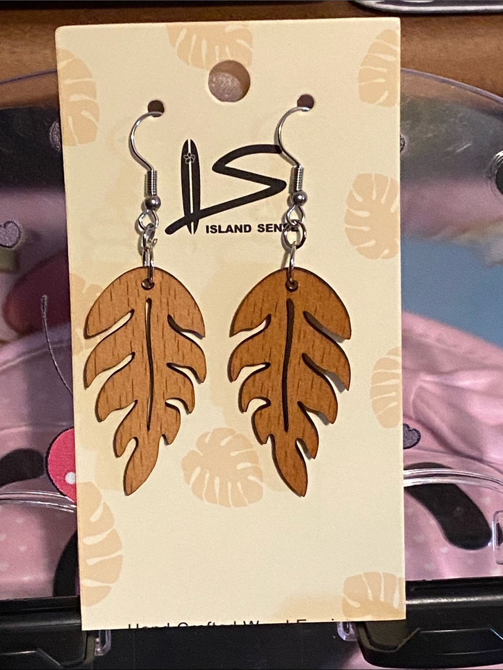 NWT Island Sense Wooden Monstera Leaf Dangle Earrings 🤎🖤